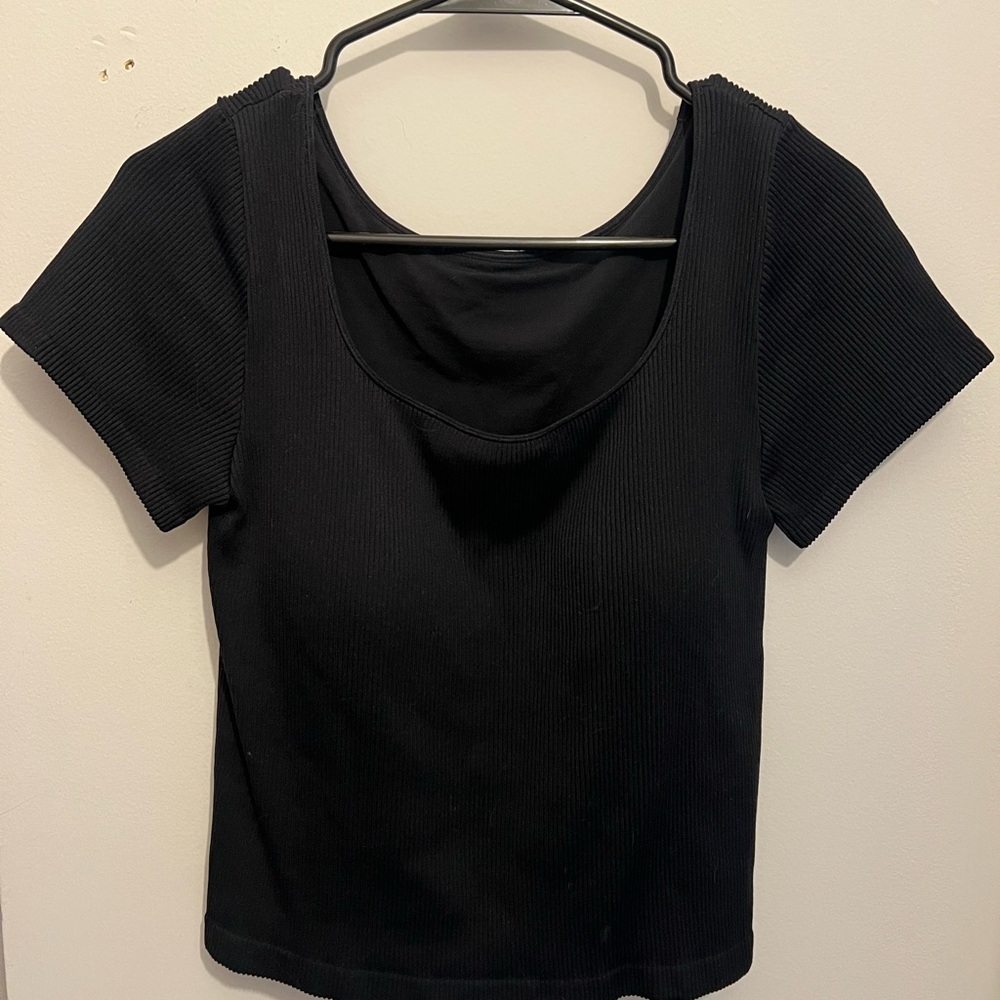 Uniqlo Scoop Neck Ribbed Short Sleeve Top